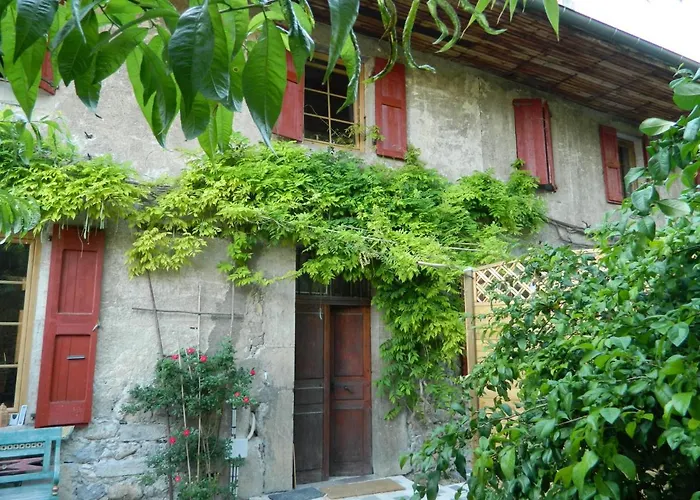 Gite De L\'Ecole