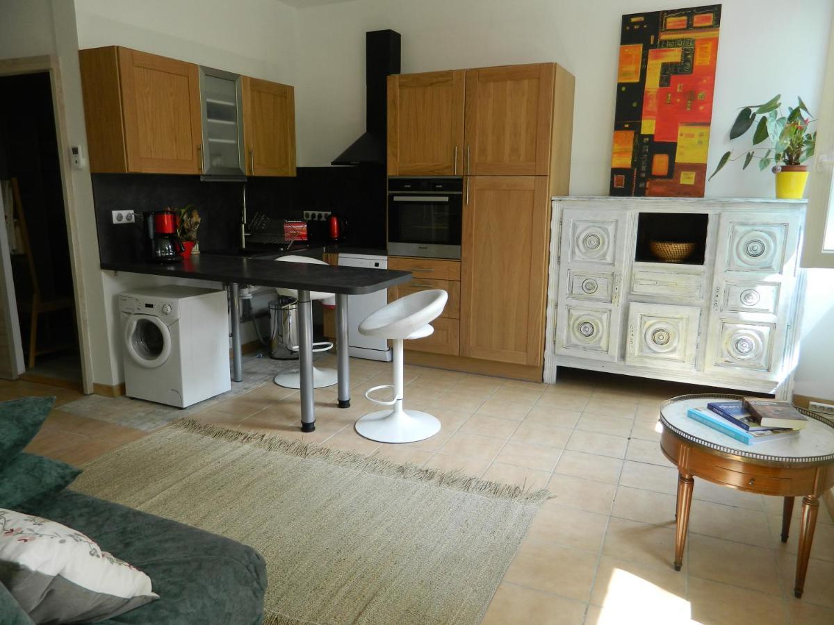 De L'ecole Bed & Breakfast *